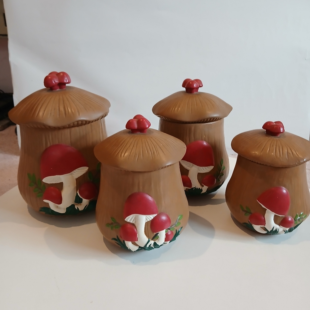 Arnels Vintage Mushroom Ceramic Canister Set